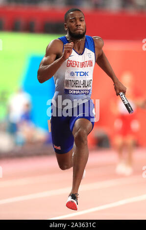 Großbritanniens Nathanael Mitchell-Blake während der 4 x 100 m Männer Finale bei Tag neun der IAAF Weltmeisterschaften am Khalifa International Stadium, Doha, Katar. Stockfoto