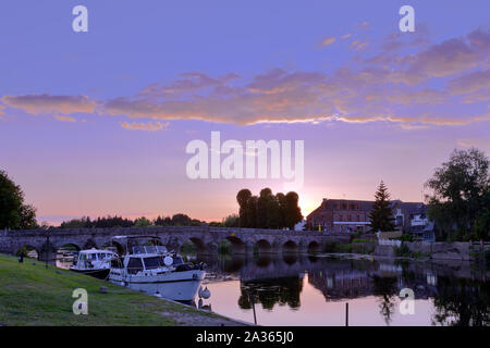 Bild von der Steinernen Brücke in Pont-Rean, Brittainy Frankreich Stockfoto