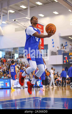 Wilmington, DE, USA. 5. Okt, 2019. Philadelphia 76ers Guard JOSH RICHARDSON (0) Aufwärmen vor der 76ers jährliche Blaue und Weiße scrimmage Spiel Samstag, Oktober 05, 2019, an der 76ers Fieldhouse in Wilmington, DE Credit: Saquan Stimpson/ZUMA Draht/Alamy leben Nachrichten Stockfoto