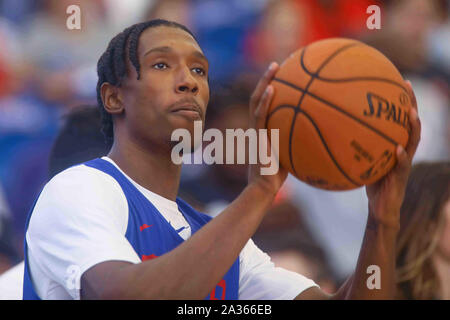 Wilmington, DE, USA. 5. Okt, 2019. Philadelphia 76ers Guard JOSH RICHARDSON (0) Aufwärmen gesehen vor dem Start des 76ers jährliche Blaue und Weiße scrimmage Spiel Samstag, Oktober 05, 2019, an der 76ers Fieldhouse in Wilmington, DE Credit: Saquan Stimpson/ZUMA Draht/Alamy leben Nachrichten Stockfoto