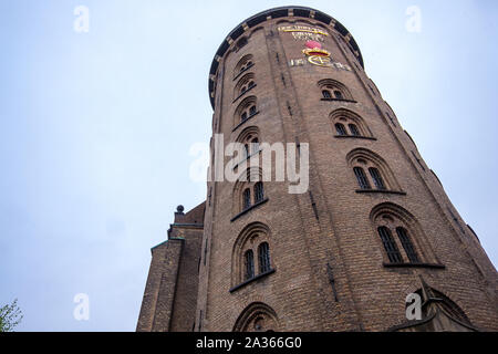 Kopenhagen, Dänemark - Mai 04, 2019: Rundetaarn oder runder Turm aus dem 17. Jahrhundert. Als Aussichtsturm und Sternwarte in Kopenhagen verwendet Stockfoto