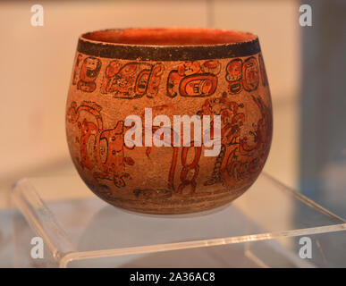 Maya Keramik Vase aus der späten klassischen Periode. 600 - 900 AD. Yucatan. Stockfoto