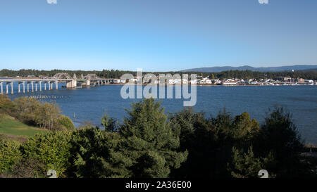 Die Stadt Florenz, Oregon, und die siuslaw River und der Brücke. Stockfoto