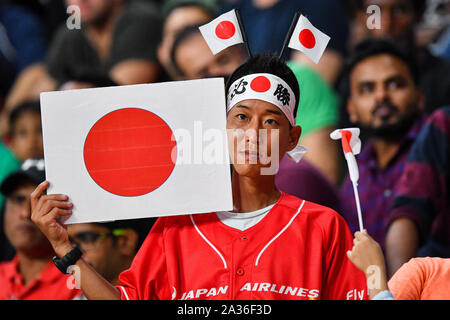 DOHA, Katar. 05 Okt, 2019. Die japanischen Fans bei Tag 9 der IAAF Leichtathletik WM - Doha 2019 bei Khalifa International Stadium am Samstag, Oktober 05, 2019 in Doha, Katar. Credit: Taka G Wu/Alamy leben Nachrichten Stockfoto