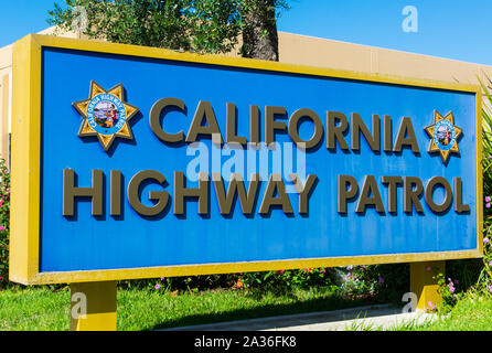 California Highway Patrol Wappen und Zeichen einer Polizeidienststelle. Kwk hat Patrol Gerichtsbarkeit über Kalifornien Routen und als staatliche Polizei bekannt Stockfoto