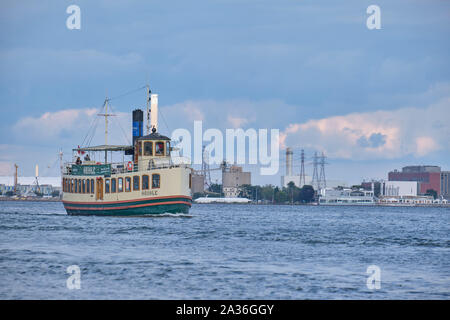 Der Pirol ist ein Boot, dass Passagiere auf Führungen durch die Toronto Harbour und die Toronto Islands System. Stockfoto