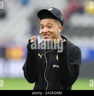 Freiburg, Deutschland. 05 Okt, 2019. firo: 05.10.2019 Fußball, Fußball: 1. Bundesliga, Saison 2019/2020 SC Freiburg - BVB Borussia Dortmund BVB Jadon Sancho, vor dem Spiel, Witz, Humor, | Verwendung der weltweiten Kredit: dpa/Alamy leben Nachrichten Stockfoto