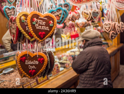 Lebkuchenherzen Weihnachtsmarkt Stockfoto
