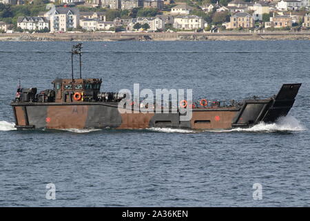 L 1008 (A1), ein Lcu Mk.10 von HMS Albion eingesetzt, vorbei an Gourock nach seiner Ankunft für Übung gemeinsame Krieger 19-2. Stockfoto