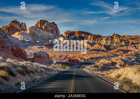 Reise durch die Berge. Valley of Fire State Park, Nevada Stockfoto