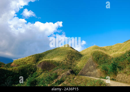 Erstaunliche Landschaft in Ta Xua, Nordwesten Vietnams. Auf einer Höhe von 2000 m über dem Meeresspiegel, dieser Ort ist auch unter dem Namen bekannt: Wolken Paradies. Stockfoto