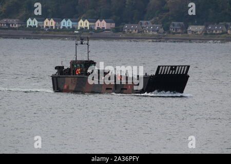L1009 (A3), ein Lcu Mk.10 von HMS Albion eingesetzt, vorbei an Gourock nach seiner Ankunft für Übung gemeinsame Krieger 19-2. Stockfoto