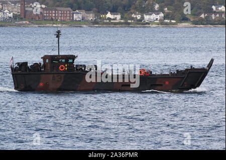 L1009 (A3), ein Lcu Mk.10 von HMS Albion eingesetzt, vorbei an Gourock nach seiner Ankunft für Übung gemeinsame Krieger 19-2. Stockfoto