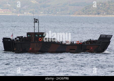 L1009 (A3), ein Lcu Mk.10 von HMS Albion eingesetzt, vorbei an Gourock nach seiner Ankunft für Übung gemeinsame Krieger 19-2. Stockfoto