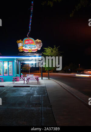 Kingman, Arizona. Mai 2010: Herr D'z Route 66 Diner in Kingman an der historischen Route 66 entfernt. Stockfoto