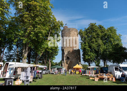 Die mittelalterliche kleine Stadt von Vouvant in der Vendee in Frankreich Stockfoto