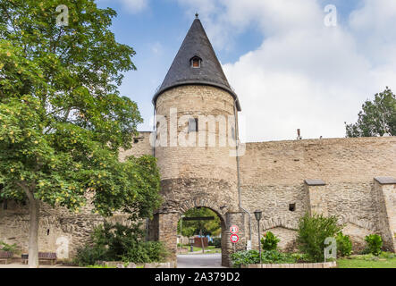 Eingang Turm in die alte Stadtmauer von Andernach, Deutschland Stockfoto