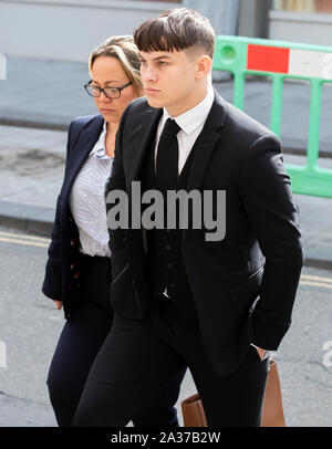 Zuvor noch nicht emittierte Foto vom 18/6/2019 von Joshua Molnar an der Manchester Crown Court ankommen. Der Teenager freigesprochen, der von der Ermordung Manchester Gymnasium Schüler Yousef Makki in einem grünen Cheshire Dorf kann heute als Josua Molnar, ein Rugby Spiel ex-öffentlichen Schüler aus einer wohlhabenden, professionelle Familie benannt werden. Stockfoto