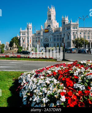 Madrid City Hall an der Plaza de Cibeles in Madrid, Spanien. Architektonische Beispiele der gotischen Stil mit neoklassizistischen Elementen. Stockfoto