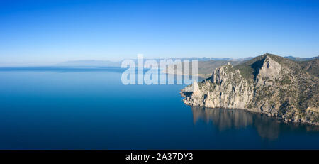 Felsen und Meer Landschaft in Krim Stockfoto