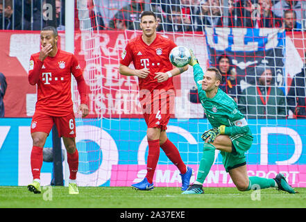 Manuel Neuer, FCB 1 Niklas SUELE, FCB 4 Thiago ALCANTARA, FCB 6 FC BAYERN MÜNCHEN - TSG 1899 Hoffenheim 1-2-DFL-Bestimmungen verbieten die Verwendung von Fotografien als BILDSEQUENZEN und/oder quasi-VIDEO - 1. Deutsche Fussball Liga, München, Oktober 05, 2019 Saison 2019/2020, Spieltag 07, FCB, München, © Peter Schatz/Alamy leben Nachrichten Stockfoto