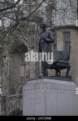 ESTATUA DE ABRAHAM LINCOLN - FRENTE AL PARLAMENTO. Thema: SAN GAUDEN AUGUST. Lage: an der Außenseite. LONDON. ENGLAND. Stockfoto