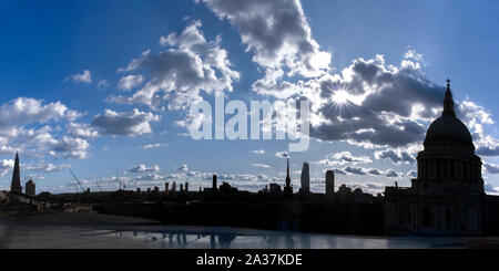 St Paul's Cathedral und die Skyline von London Stockfoto