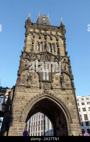 Prag Pulverturm, Gate, Prasna Brana, Tschechische Republik gotische Architektur Stockfoto