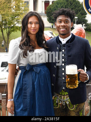 München, Deutschland. 06 Okt, 2019. Shalimar Heppner, Freundin von David Alaba (FCB 27) FC BAYERN MÜNCHEN besucht das Oktoberfest Oktoberfest in traditioneller Kleidung Dirndl und Lederhose, Leder 1. Deutschen Fußball-Bundesliga, München, Oktober 06, 2019 Saison 2019/2020, FCB, München, Quelle: Peter Schatz/Alamy leben Nachrichten Stockfoto