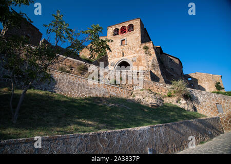 Porta di Santa Maria in Civita di Bagnoregio, Latium, Italien. August 20 2019, genannt La Città che muore (die sterbende Stadt) © wojciech Strozyk/Alamy St Stockfoto