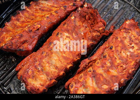 Leckere Spareribs auf dem Grill Stockfoto