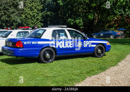 US Polizei Streifenwagen mit Stadt Gotham Emblem Stockfoto