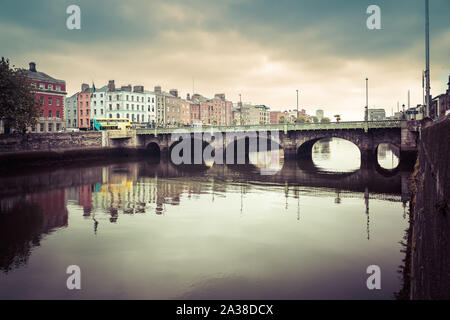 Die O'Connell Brücke über den Fluss Liffey in Dublin, Irland Stockfoto