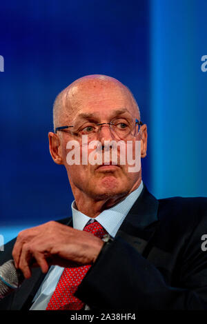 Hank Paulson bei der Clinton Global Initiative. Henry Merritt 'Hank' Paulson Jr. war von 2006 bis 2009 der 74. US-Finanzminister. Von Goldman Sachs kommend, war er maßgeblich am „Too-Big-to-Fail“-Finanzrettungsplan beteiligt. Stockfoto