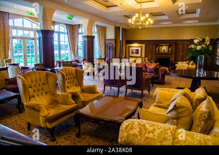 Lounge Bar am Lough Erne Golf Resort, Nordirland. Stockfoto