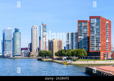 Moderne Bürogebäude auf der Rechtbank Rotterdam, Niederlande Stockfoto