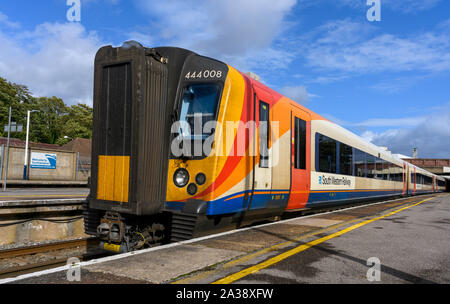 British Rail Class 444 Desiro elektrische Triebzüge durch South Western Railway Hauptbahnhof in Southampton, Southampton, Hampshire betrieben, Stockfoto