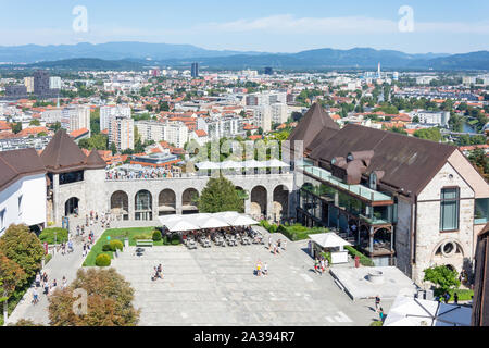 Der Innenhof und Blick auf die Stadt die Burg von Ljubljana, Altstadt, Ljubljana, Slowenien Stockfoto