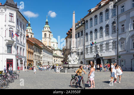 Robba Brunnen auf dem Marktplatz, Mestni trg, Altstadt, Ljubljana, Slowenien Stockfoto