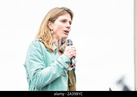 Maja Göpel von Wissenschaftlern für die Zukunft sprach an einem Freitag für zukünftige Kundgebung in Berlin, Deutschland 2019. Stockfoto