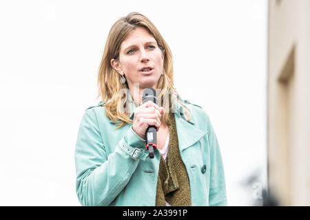 Maja Göpel von Wissenschaftlern für die Zukunft sprach an einem Freitag für zukünftige Kundgebung in Berlin, Deutschland 2019. Stockfoto