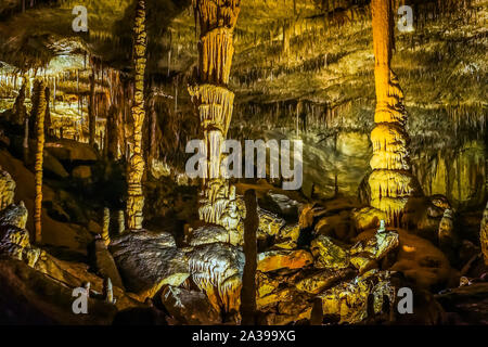 Berühmte Höhle, Cuevas del Drach oder Dragon Cave auf der spanischen Insel Mallorca, in der Nähe von Porto Cristo Stockfoto