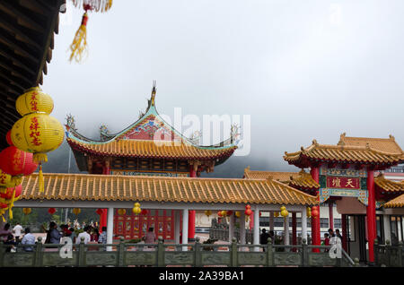 PAHANG, MALAYSIA - Dezember 18, 2018: Pagode in Chin Swee Tempel, Genting Highlands. Es ist eine berühmte Touristenattraktion in der Nähe von Kuala Lumpur. Stockfoto