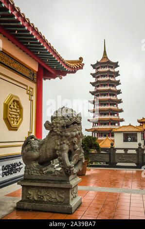 PAHANG, MALAYSIA - Dezember 18, 2018: Pagode in Chin Swee Tempel, Genting Highlands. Es ist eine berühmte Touristenattraktion in der Nähe von Kuala Lumpur. Stockfoto