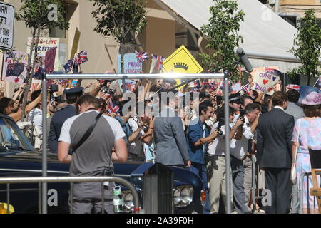 Oktober 6, 2019: 6. Oktober 2019 (Malaga) im Zentrum von Malaga ist Gastgeber an diesem Sonntag die Dreharbeiten der neuen Kapitel des vierten Saison der Krone, der Serie von Netflix die verschiedenen Momente im Leben von Königin Elizabeth II. erzählt und die britische königliche Familie produziert. Unter den vielen Akteuren, die in der Hauptrolle war Schauspielerin Emma Corrin, wer spielt Lady Di in dieser vierten Saison der Krone, die Serie, die Biographie von Queen Elizabeth II von England neu erstellt. Die mittlerweile dritte Jahreszeit öffnet auf Netflix am 17. November Credit: Lorenzo Carnero/ZUMA Draht/Alamy leben Nachrichten Stockfoto