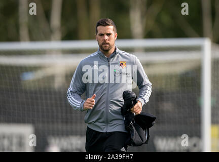 Hempstead Road, UK. 06 Okt, 2019. FC Watford Damen 1 Team Manager Trainer Clinton Lancaster pre Match während der FA Frauen nationale Liga Süd Spiel zwischen FC Watford Damen und Oxford United Frauen an gaywood Park, Hempstead Road, England am 6. Oktober 2019. Foto von Andy Rowland. Credit: PRiME Media Images/Alamy leben Nachrichten Stockfoto