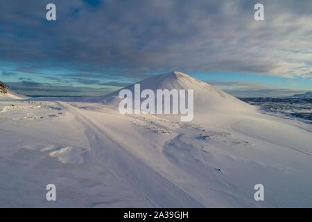 Berserkjahraun, Schnee bedeckte Lavafeld mit Krater, Halbinsel Snaefellsnes, Island Stockfoto