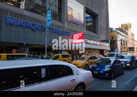 "Tootsie" Festzelt Zeichen im Marquis Theatre, Times Square, New York City, USA Stockfoto