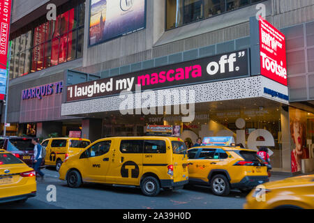 "Tootsie" Festzelt Zeichen im Marquis Theatre, Times Square, New York City, USA Stockfoto