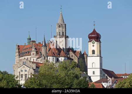 Schloss und Kirche St. Johann, Sigmaringen, Baden-Württemberg, Deutschland Stockfoto